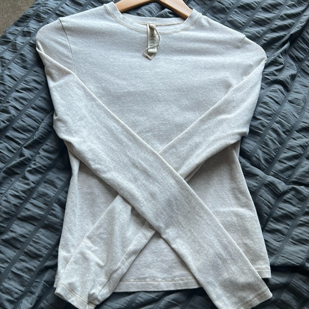 Skims oatmeal heather long sleeve size medium!